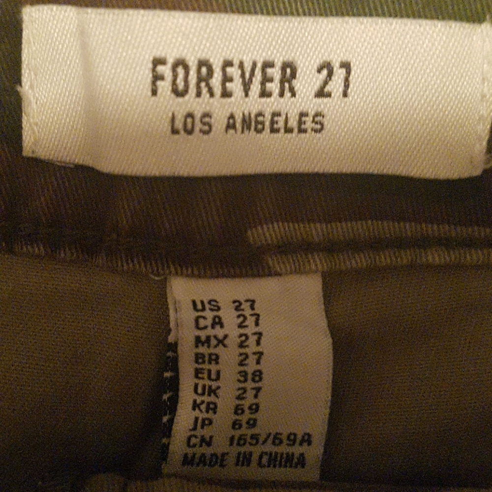 Shorts - Picture 3 of 4